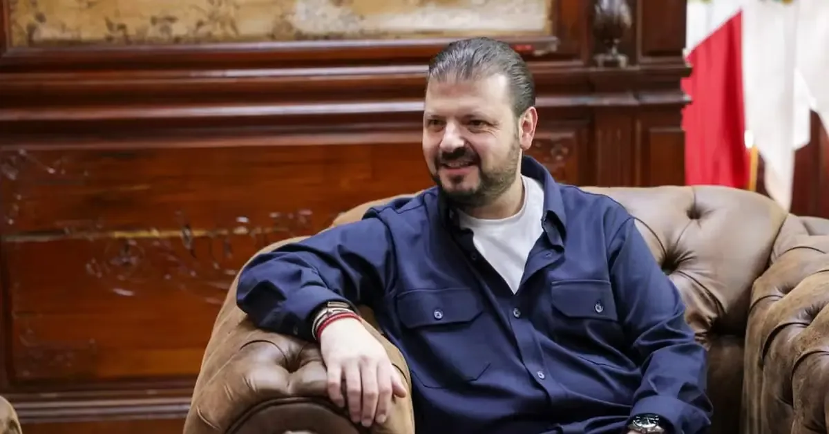 Asumió el cargo en agosto de 2025 y tiene un fuerte vínculo con el gobernador Bedolla.