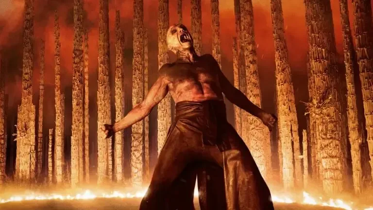 Ralph Fiennes en una escena de "Exterminio: El templo de los huesos".
