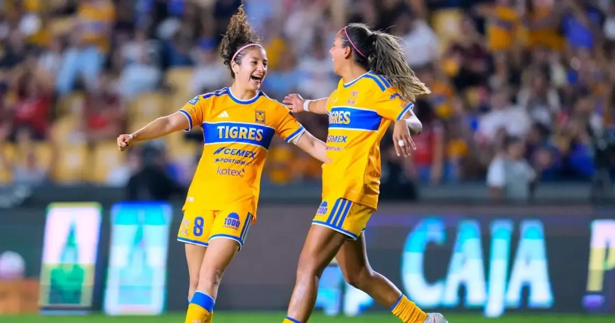 El duelo entre líderes de la Liga Femenil promete emociones intensas este viernes en Monterrey.