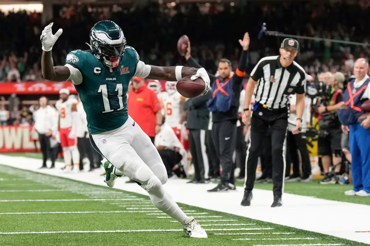 Árbitros del Super Bowl 2025 se preparan para el gran juego en California.