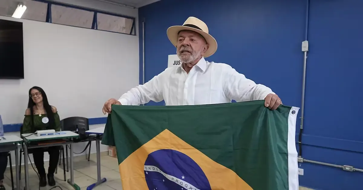 La depreciación del real encarece productos y podría afectar el turismo entre Brasil y Chile.