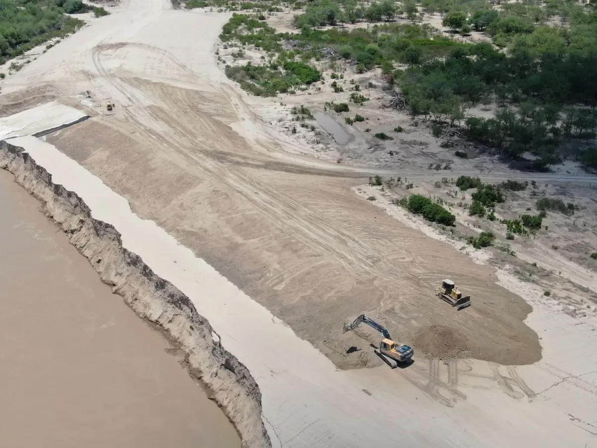 La acción busca asegurar el flujo de agua pluvial y disminuir el riesgo de encharcamientos.
