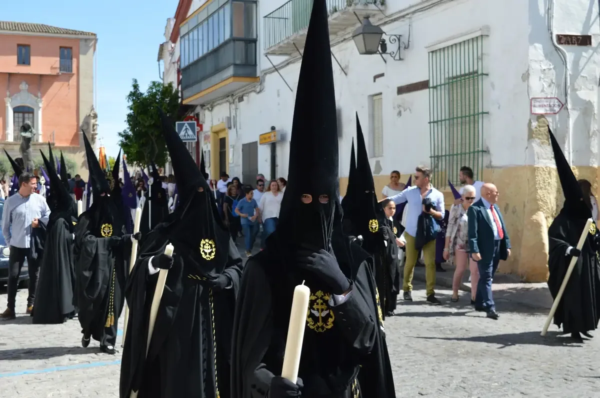 Tras un cierre de dos semanas, la SEE reanuda funciones en su sede central gracias a un acuerdo con los manifestantes.