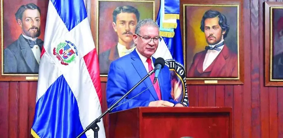 Diversos sectores critican acuerdo que permitirá recibir deportados en la isla.