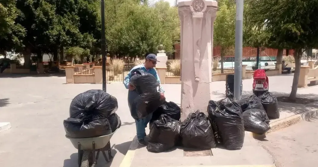 Torreón enfrenta un reto en limpieza pública tras el reciente asueto de varios días.