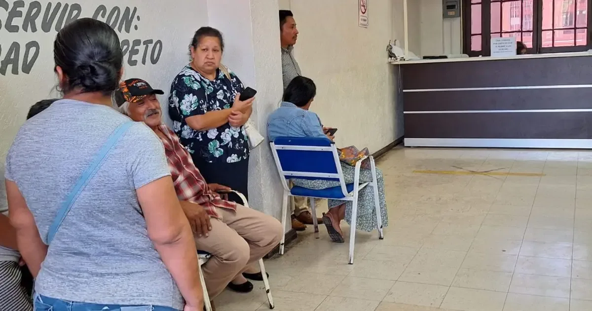 Autoridades recuerdan la importancia de tener documentos actualizados para evitar contratiempos al inscribir a los estudiantes.