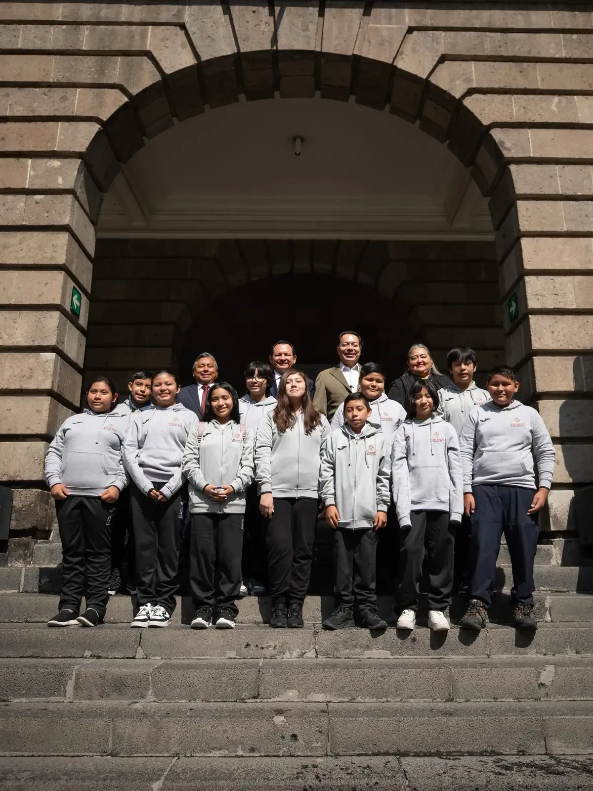 La SEP y el Gobierno de Yucatán celebran el esfuerzo académico de jóvenes talentos.