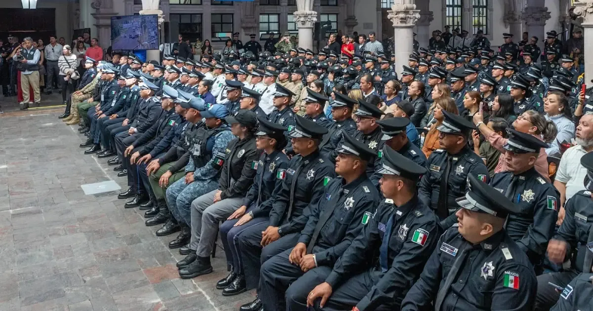Reconocen a policías por su valentía y dedicación en ceremonia oficial.