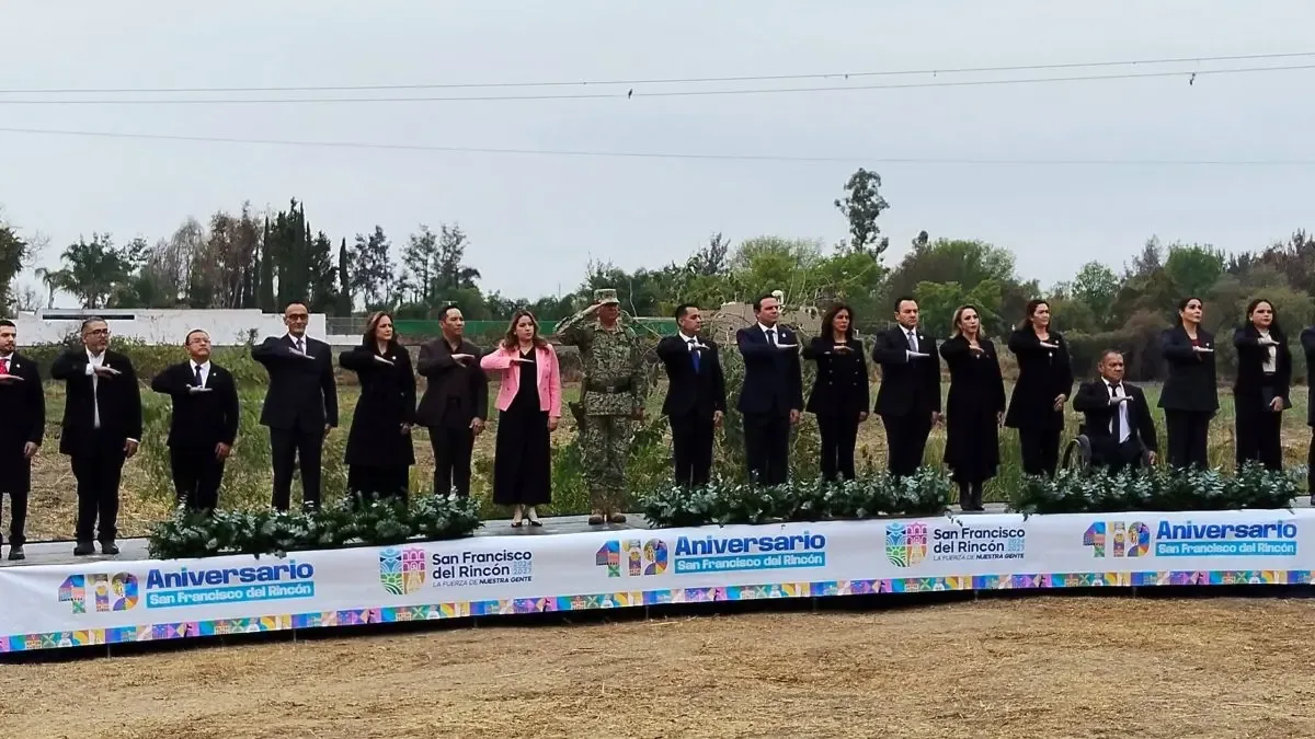 Reconocimiento a ciudadanos destacados durante el aniversario de San Francisco del Rincón.