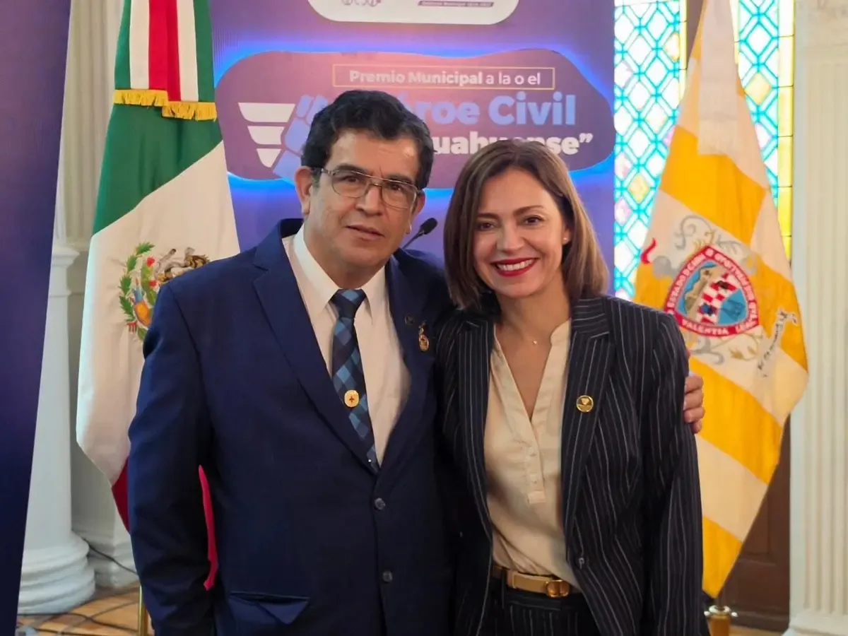 El Ayuntamiento de Chihuahua honra a García Acosta por décadas de servicio en emergencias.