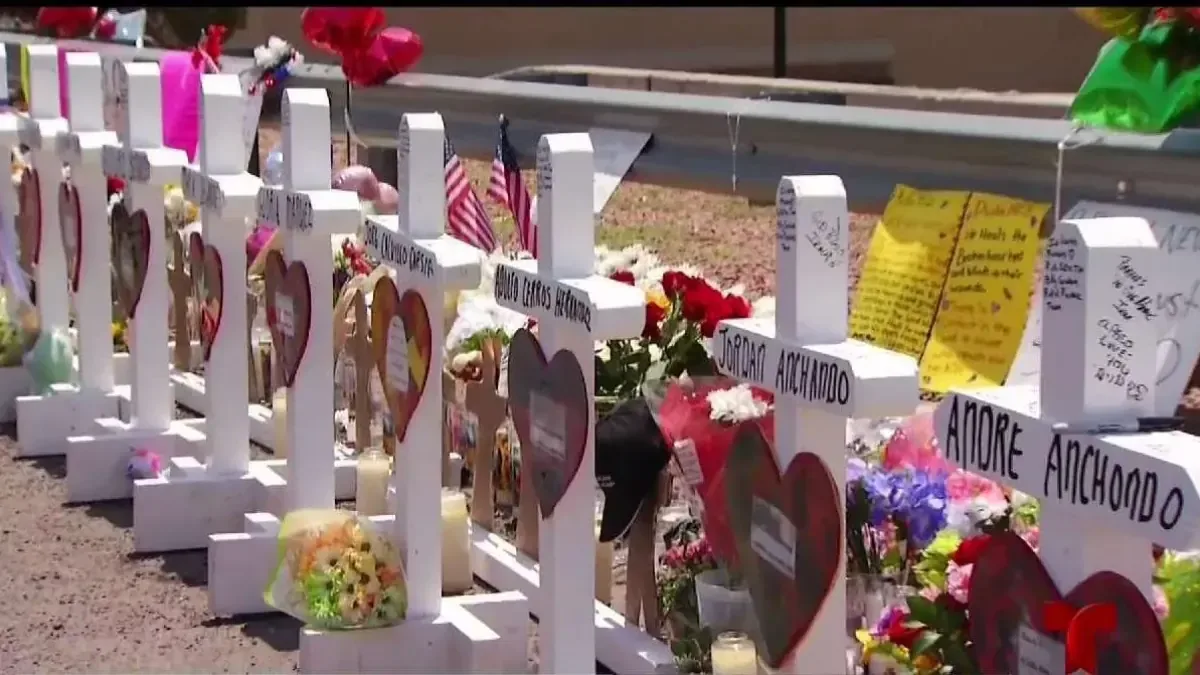 La ciudad de El Paso conmemora el ataque del 3 de agosto de 2019, recordando las vidas perdidas y el impacto del odio.