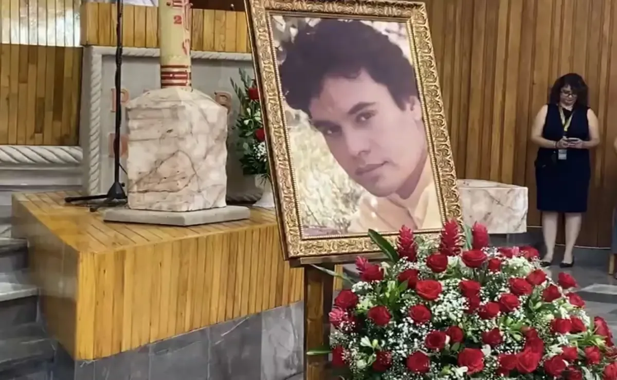 Familiares y seguidores se reunieron en el santuario de San Lorenzo para rendir homenaje al legado musical de "El Divo de Juárez".