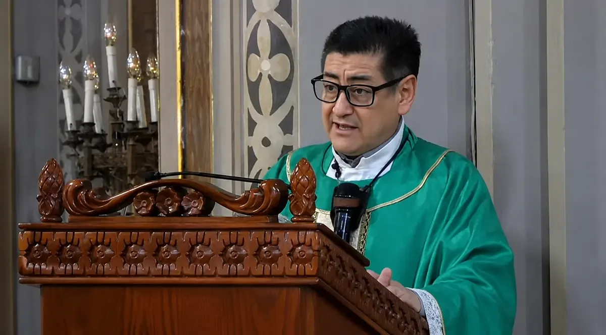 El rector de Catedral enfatiza la importancia de la fe en la decisión electoral de los creyentes.