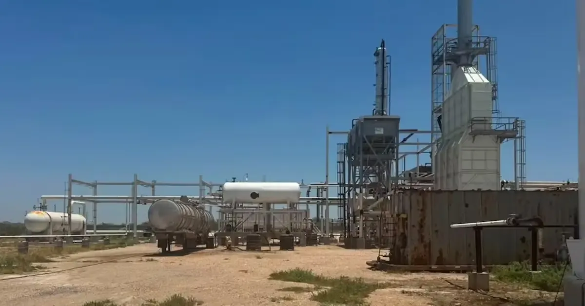 El operativo de la FGR en Reynosa resultó en un millonario decomiso, aunque la refinería ya estaba vacía.