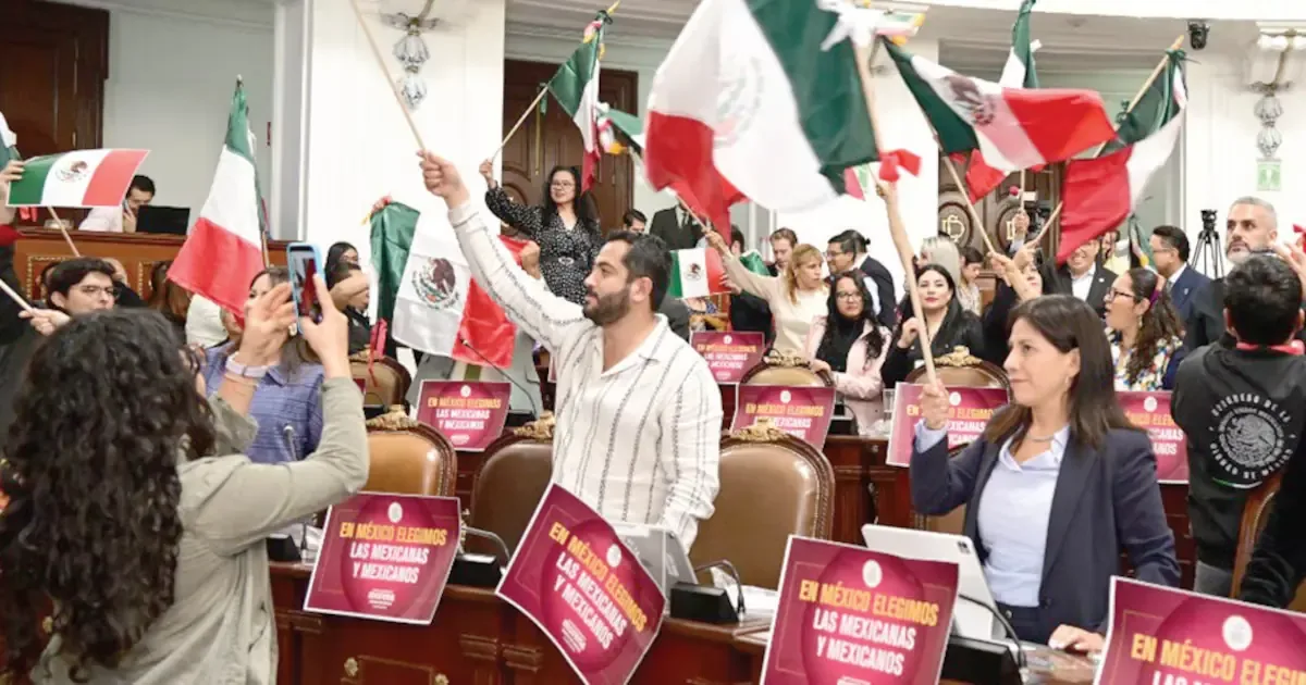 La enmienda constitucional se valida por más de 20 congresos estatales en menos de 24 horas.