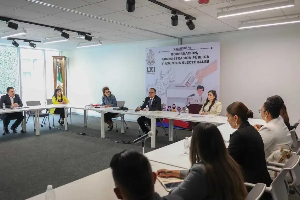 La modificación busca alinear la Constitución local con la federal y optimizar la estructura de los ayuntamientos.