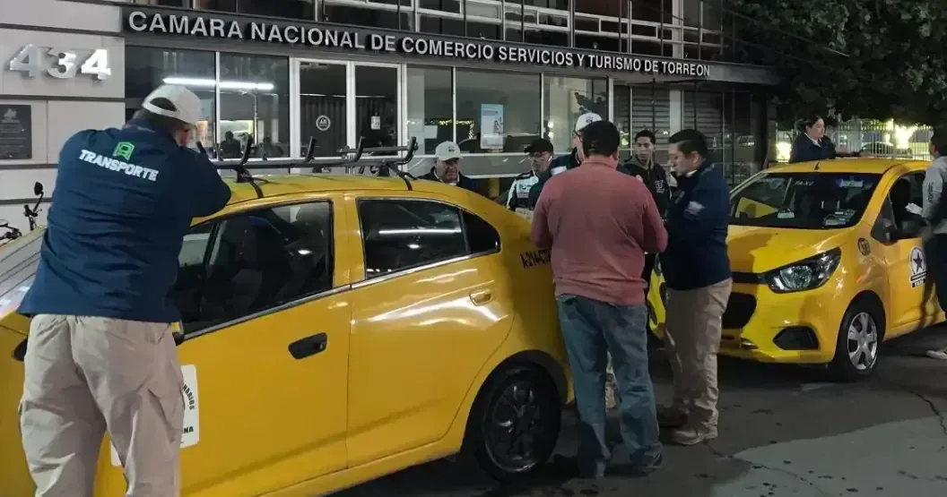 El programa "Zona taxi de abordaje seguro" se intensifica para ofrecer traslados confiables en el fin de semana festivo.