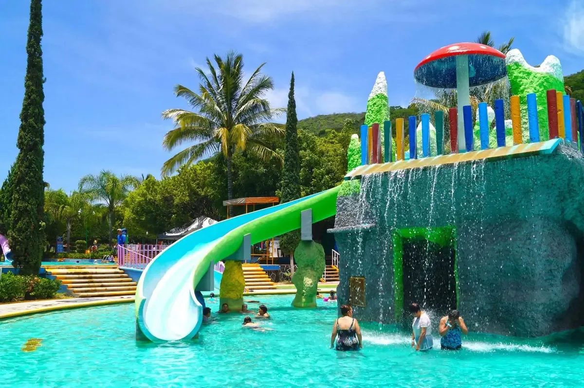 Disfruta de agua termal y diversas atracciones en Izúcar de Matamoros.