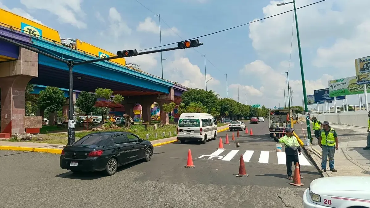 Las mejoras viales buscan incrementar la seguridad para peatones y automovilistas.