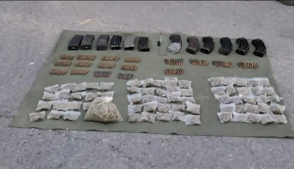 Operativos en Tamaulipas resultan en detenciones y confiscaciones de armas y drogas, aumentando la seguridad en la región.