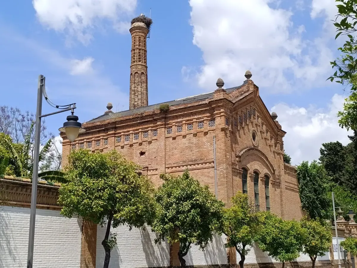 La recuperación de la bodega histórica fortalece la formación de estudiantes en vitivinicultura.