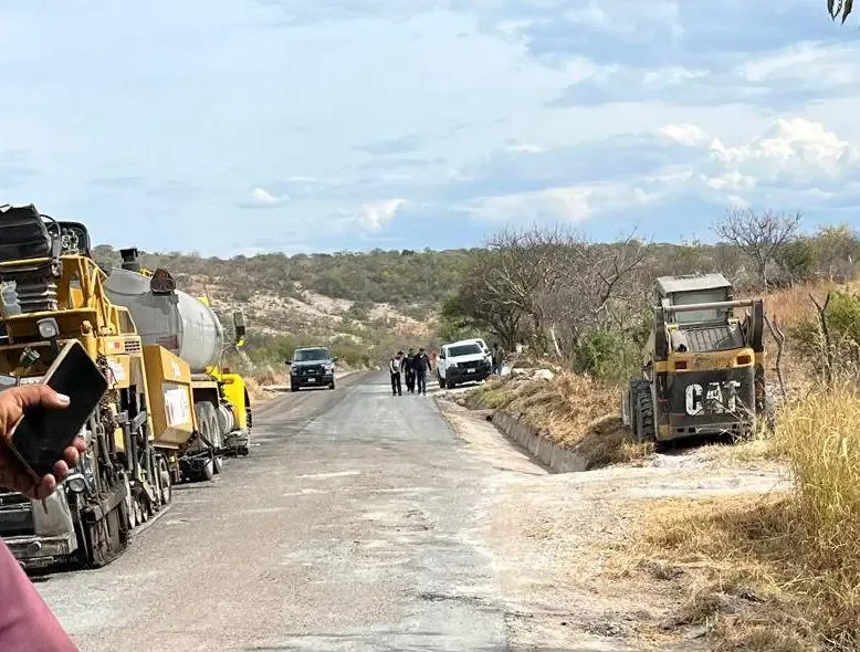 Rehabilitación de carretera entre Jalpa y Tlaltenango por el Gobierno de Zacatecas.
