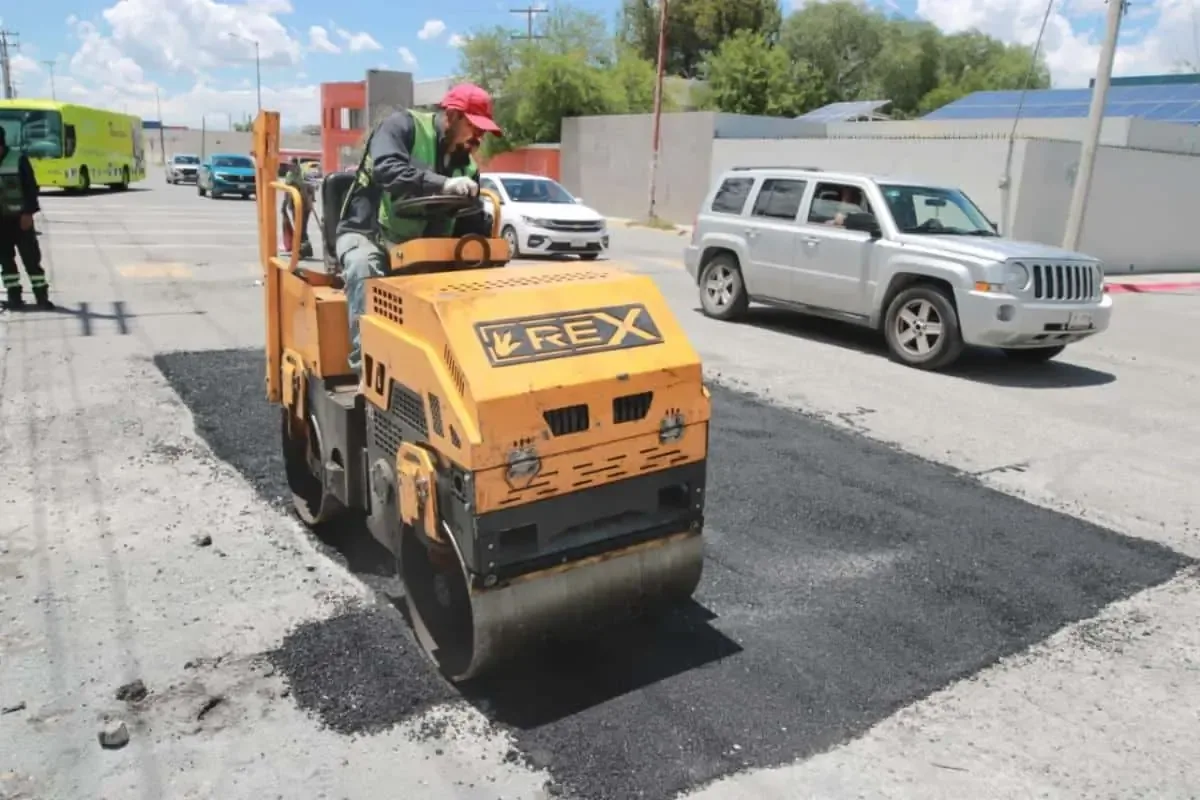 La administración municipal, bajo el liderazgo de Javier Díaz, trabaja para reforzar la infraestructura vial de Saltillo.