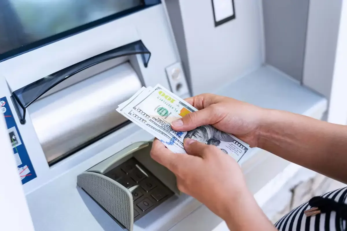Las restricciones financieras de EE.UU. no detienen el flujo de remesas hacia México, vital para muchas familias.