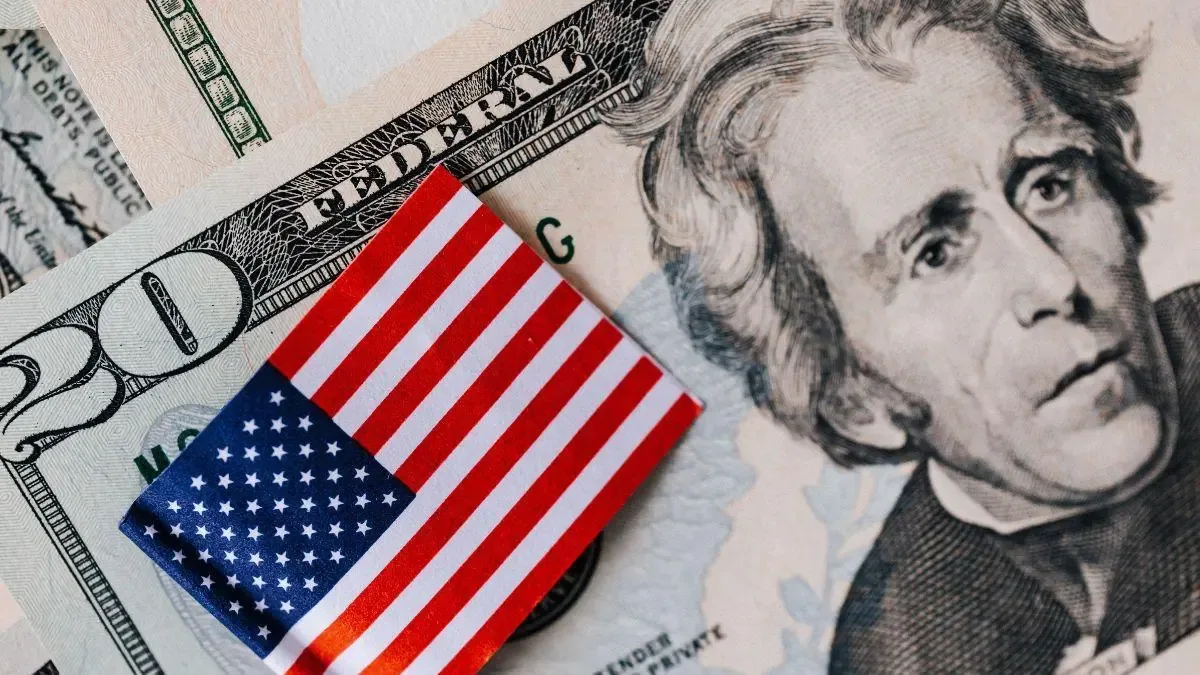 Las remesas hacia México muestran un significativo incremento, aunque el poder adquisitivo se ve afectado por la inflación y el tipo de cambio.