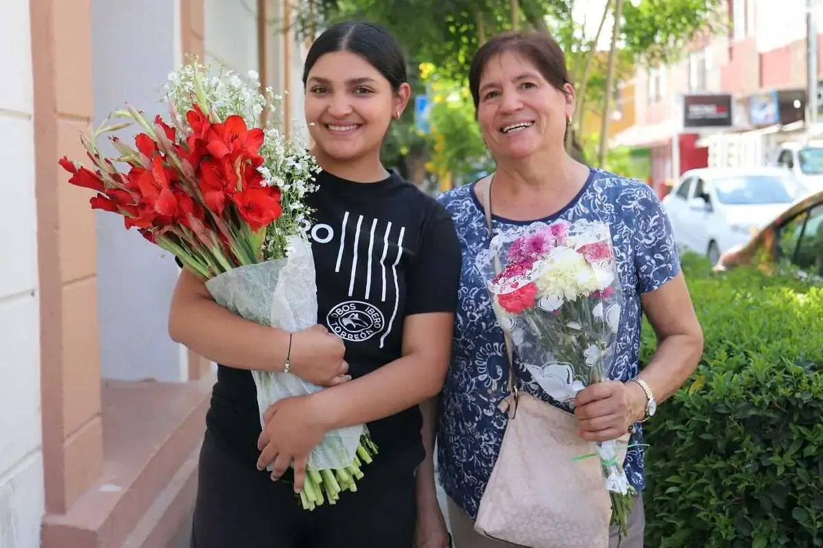 Casi el 50% de los envíos se destina a mamás, mostrando un patrón de consumo impulsado por la celebración.