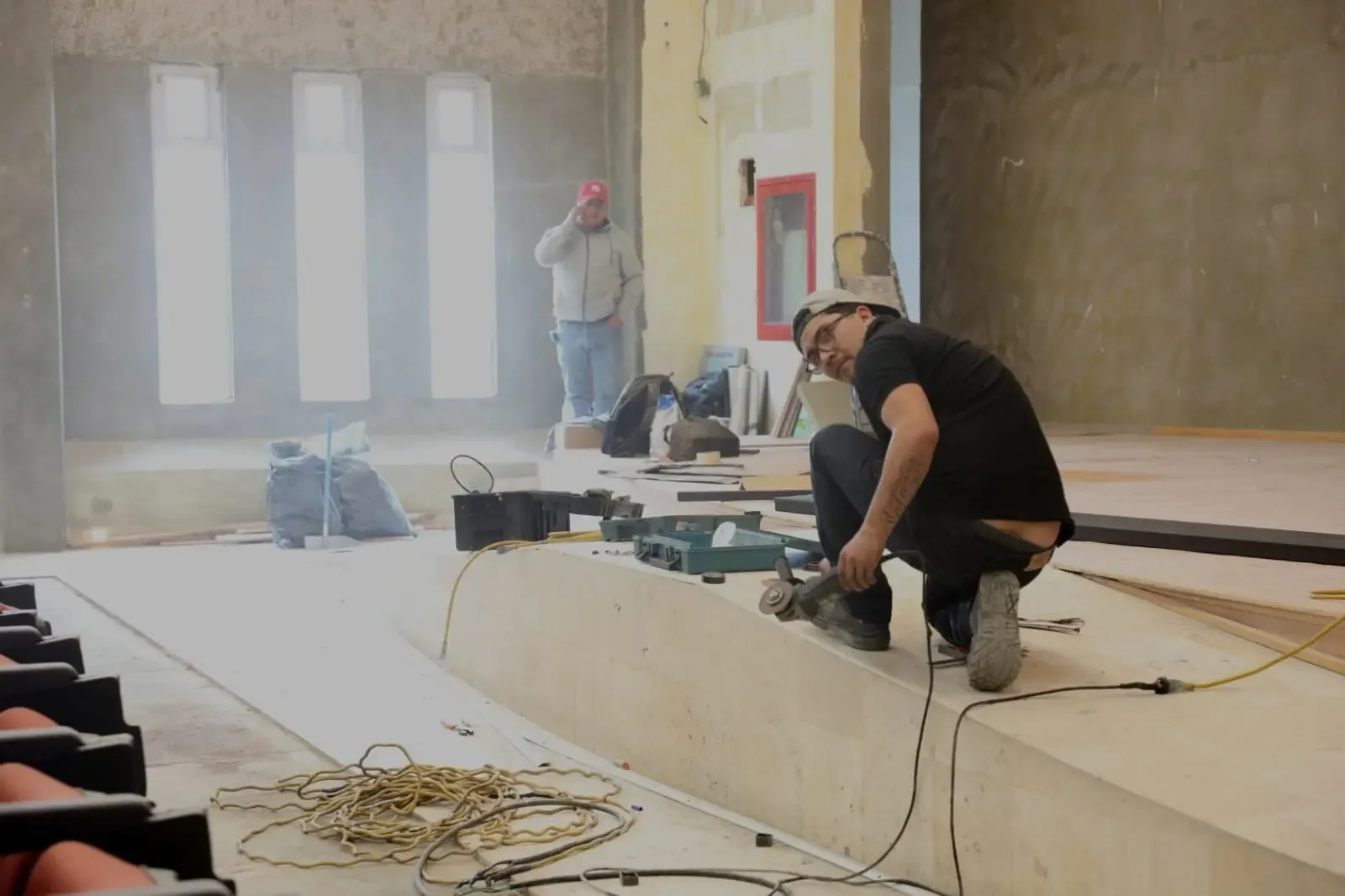 Renovación del Auditorio Marie Curie para mejorar la experiencia educativa.