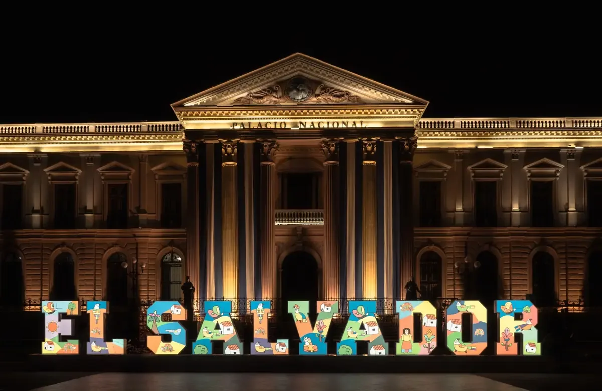 La renuncia de Taddei deja vacante la presidencia del INE en un escenario electoral crucial.
