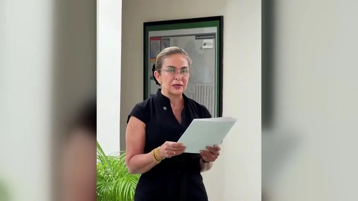 La exfuncionaria presenta su renuncia tras denuncias sobre nexos con una empresa vinculada al Cartel de Sinaloa.