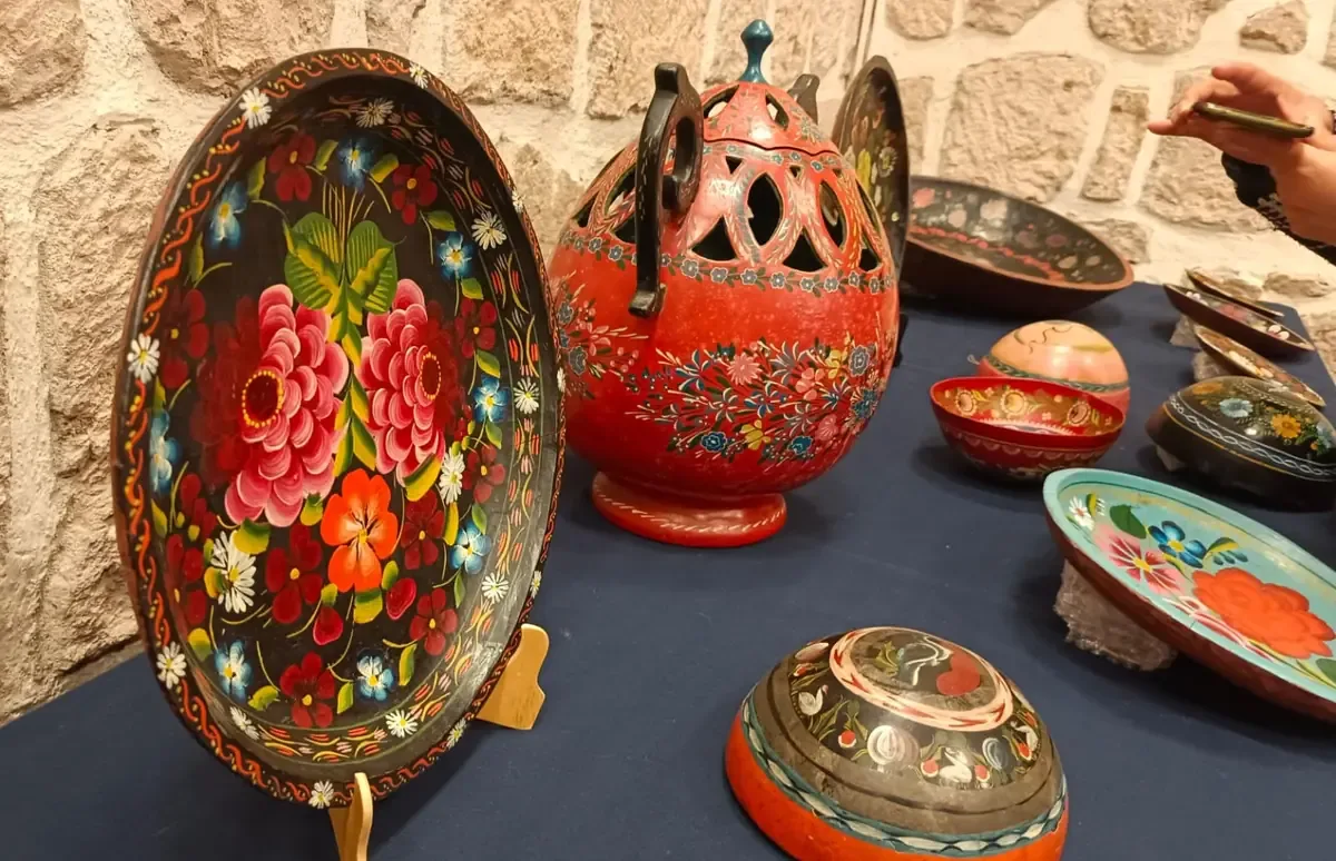 La colección destaca por su valor cultural y su conexión con la memoria histórica de los artesanos de Quiroga.