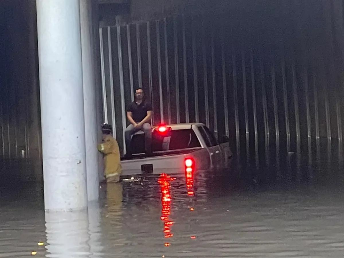 Las lluvias causaron inundaciones y daños, con evacuaciones en la ciudad.