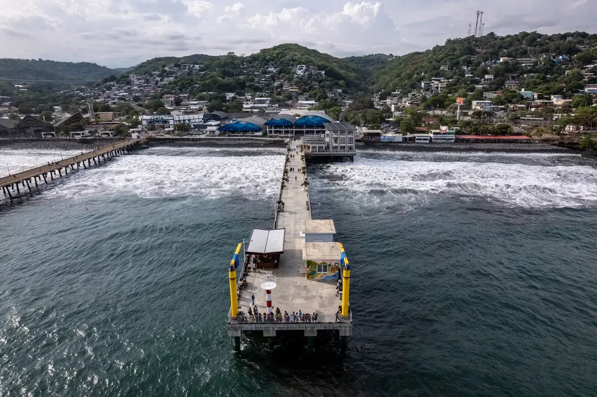 Tres pescadores costarricenses fueron localizados con vida en el Caribe panameño tras un operativo conjunto.