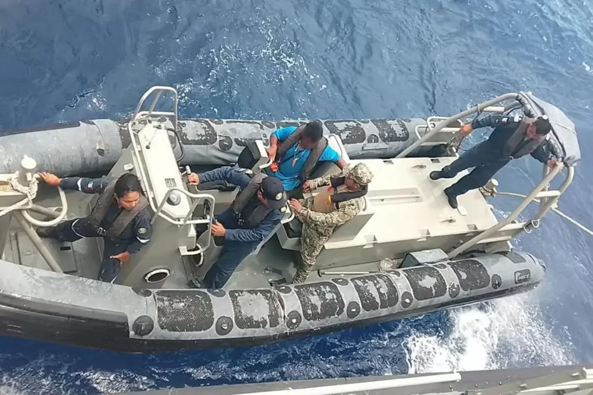 El pescador fue encontrado tras soportar tormentas y sobrevivir con tortugas en el mar.