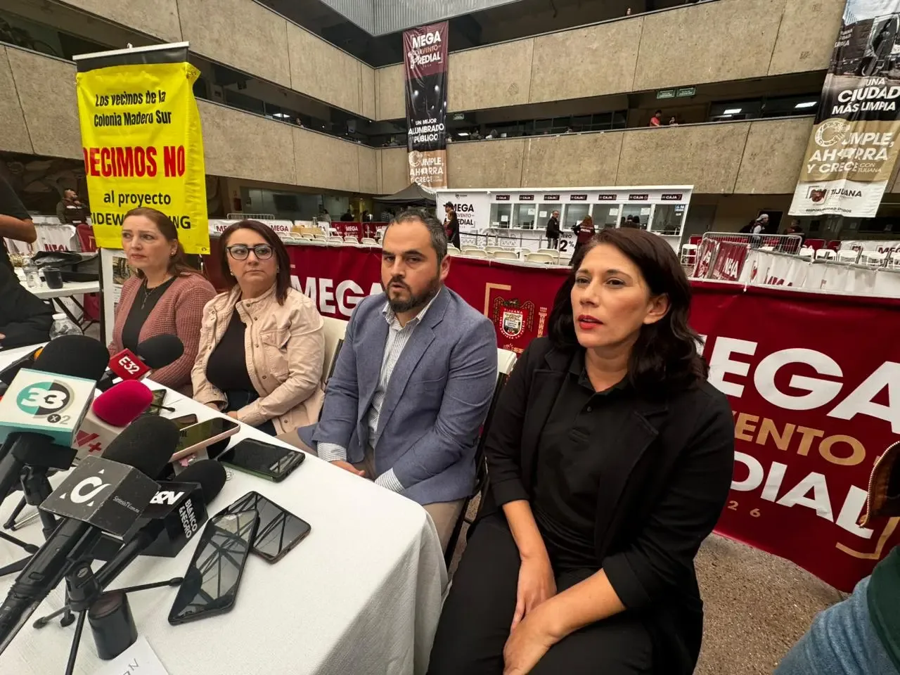 Residentes de Madero Sur exigen respuestas sobre daños en sus viviendas.