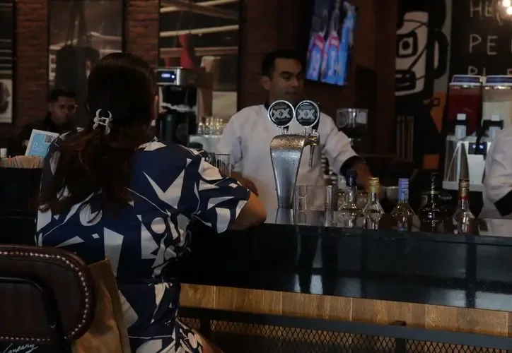 Restaurantes en Cancún ofrecen promociones especiales para el Super Bowl.