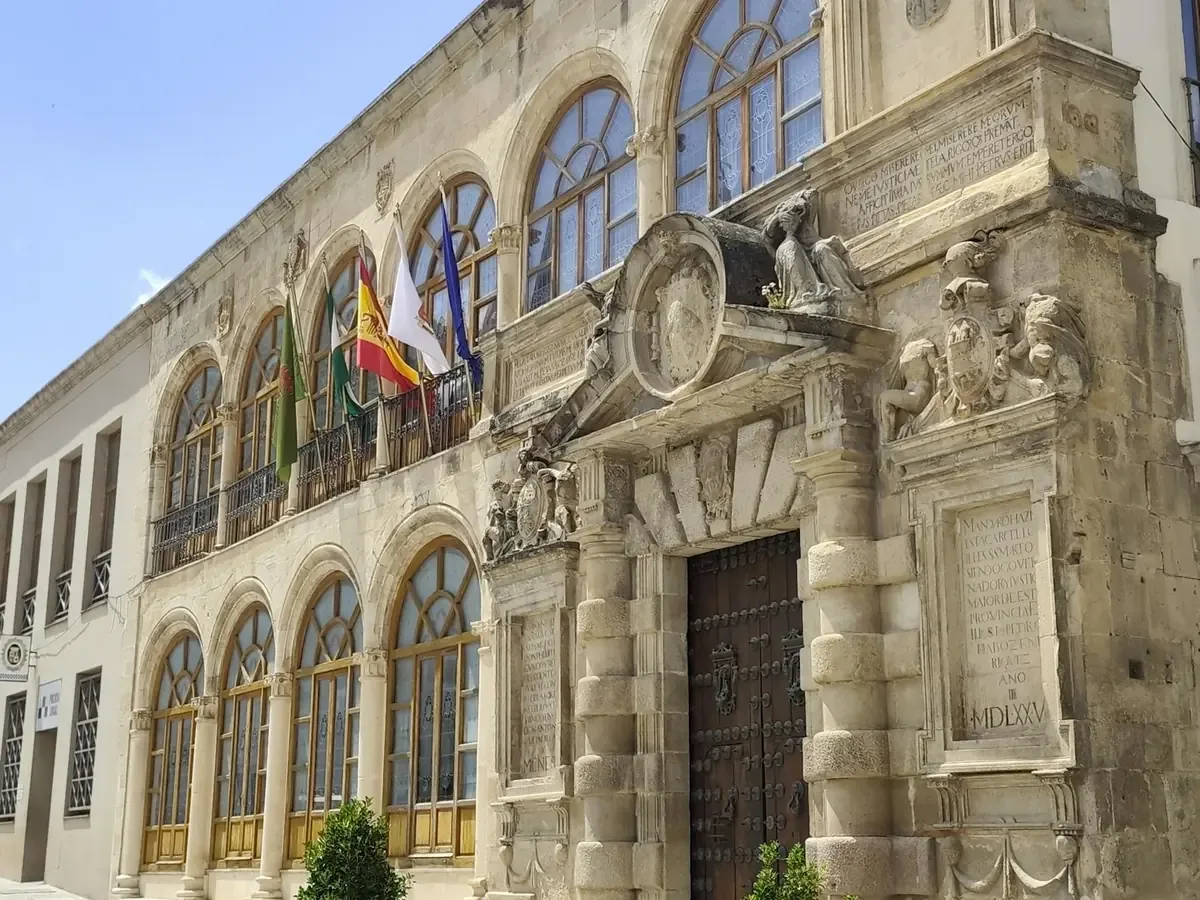 El Partido Popular no logra la mayoría absoluta y deberá negociar con Vox tras las elecciones en Andalucía.