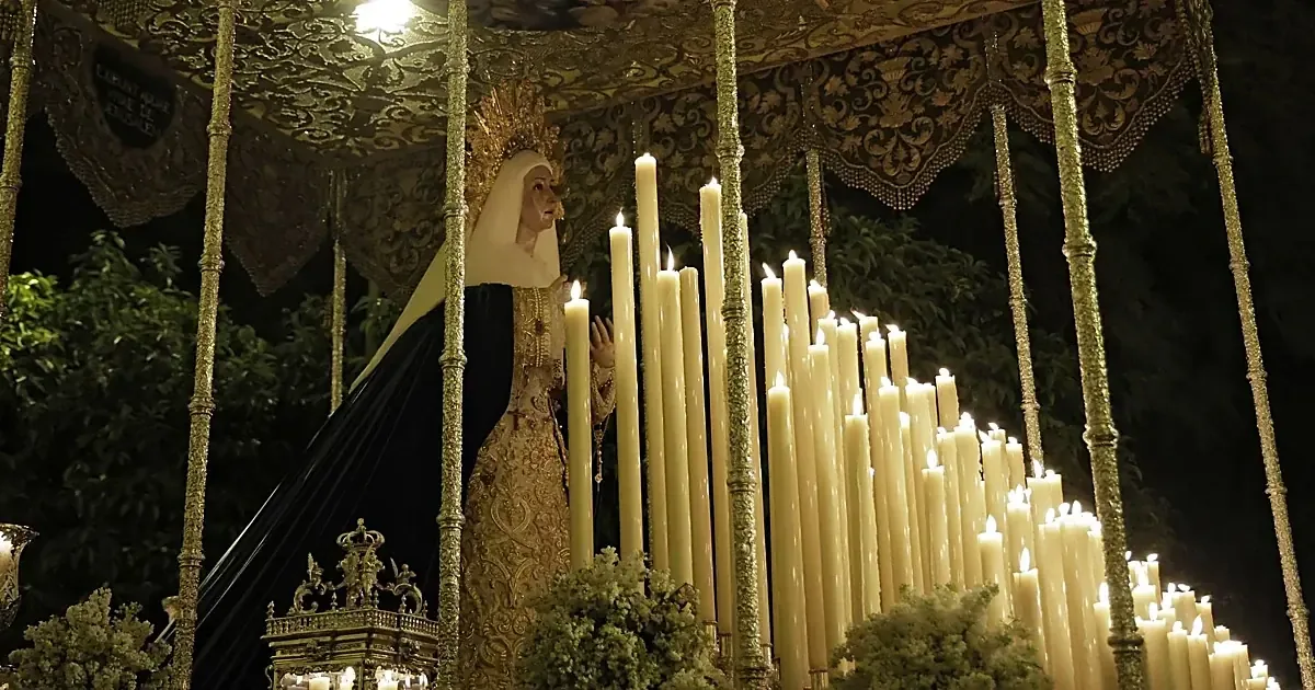 Los incidentes del Lunes Santo revelan tensiones entre cofradías y necesidades de reformar horarios.