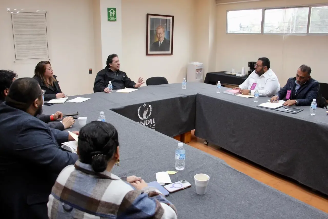 Reunión entre autoridades de Guerrero y la CNDH para discutir derechos humanos.