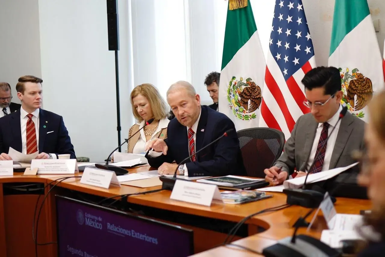 Reunión entre funcionarios mexicanos y estadounidenses para fortalecer la seguridad en la frontera norte.