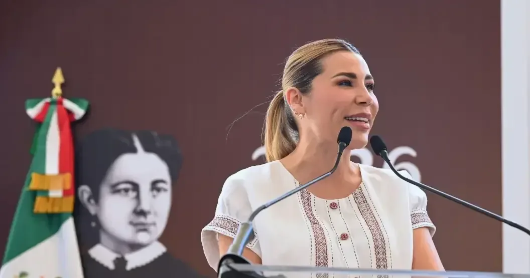 La gobernadora de Baja California es acusada de ofrecer información confidencial a agencias de Estados Unidos.
