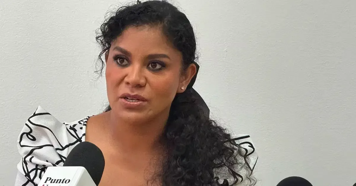 La exalcaldesa de Tijuana aclara que el proceso migratorio no la detiene como candidata.