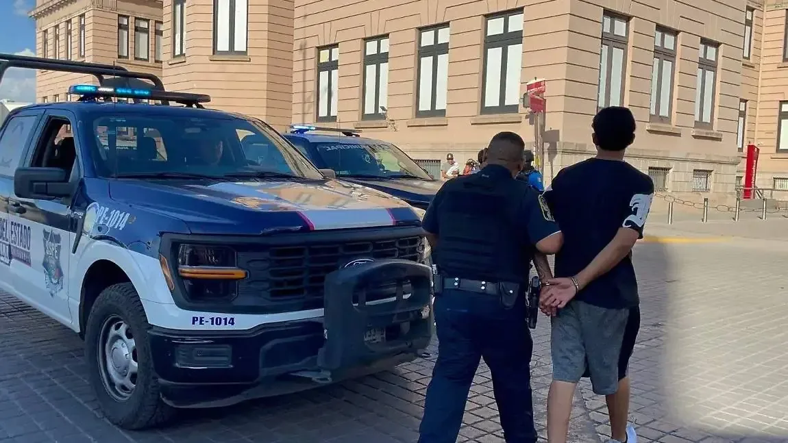 La pelea generó alarma en el centro de la ciudad y movilizó a la policía.