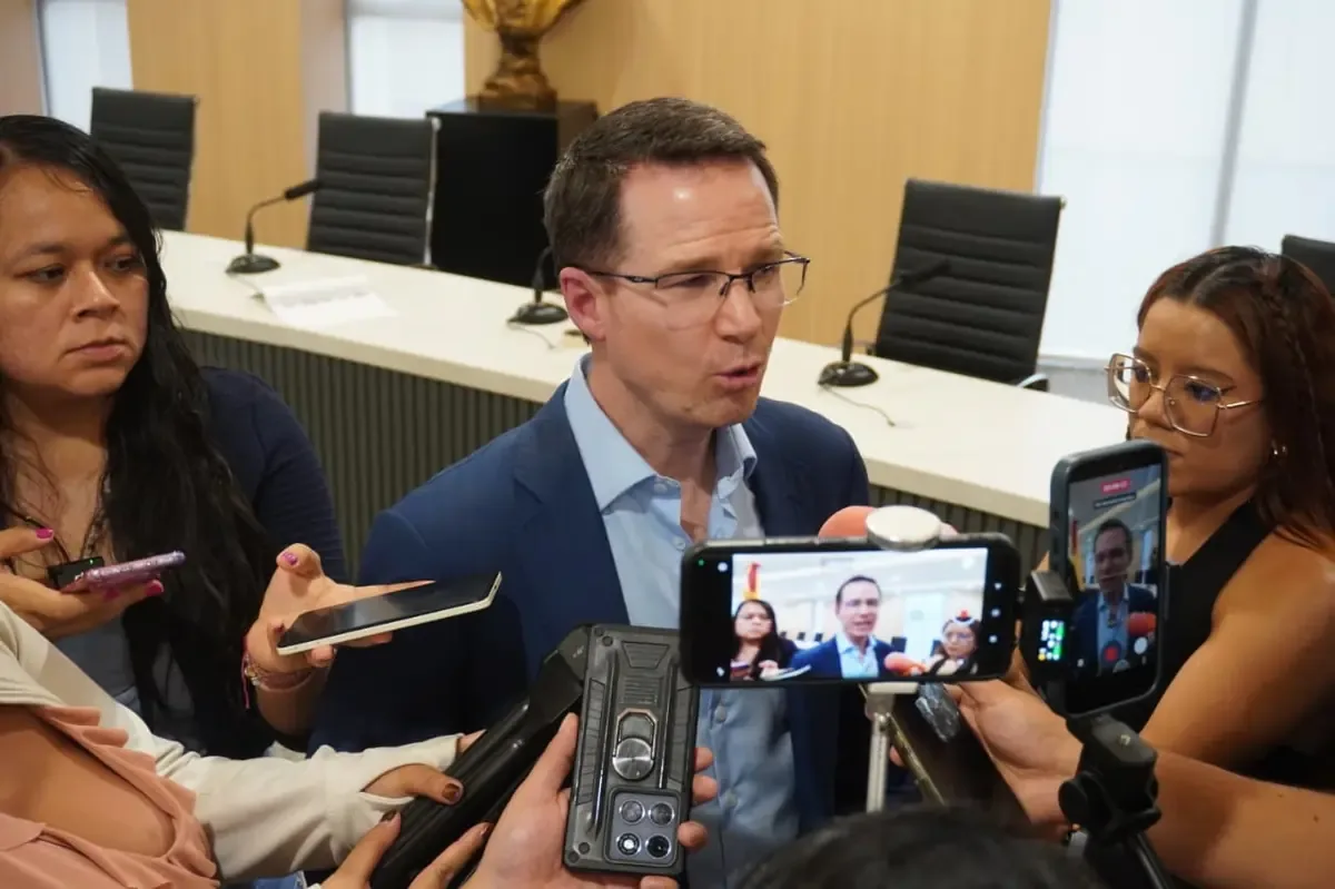 La propuesta de Sheinbaum busca regular la doble nacionalidad en candidatos a la presidencia y gubernaturas.
