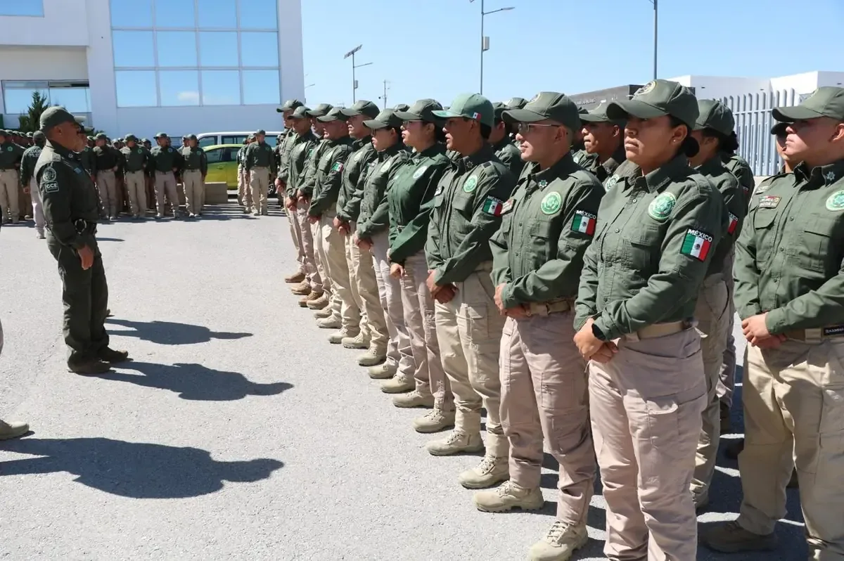 El Gobernador destaca inversión y salario de policías para mejorar seguridad en el estado.