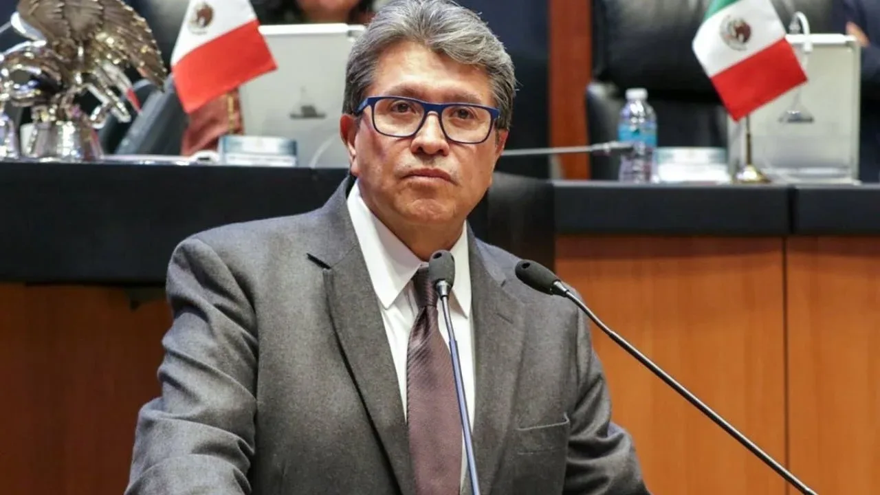 Ricardo Monreal durante la conferencia de prensa sobre reformas electorales.