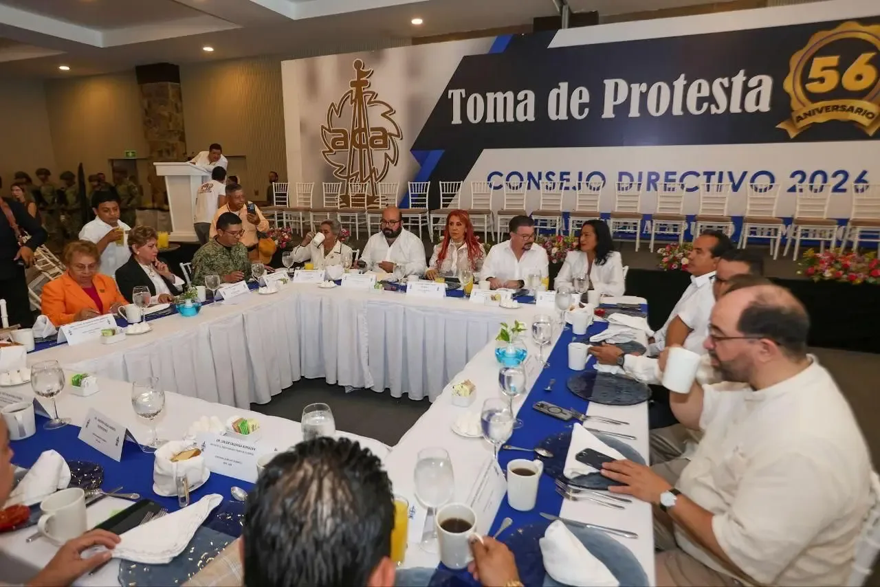 Ricardo Salinas Méndez en el evento de toma de protesta del Grupo ACA.